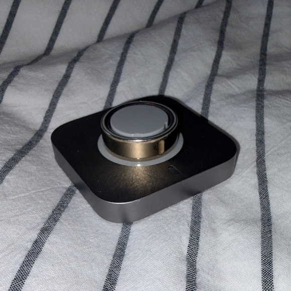 Oura Ring 4 - Picture 2 of 3